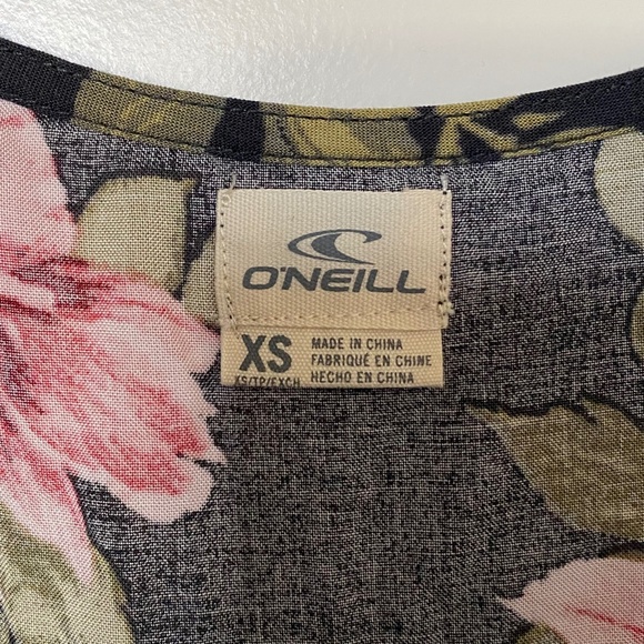 NWT O’Neill Dress Sz XS Cecilia Grey Pink Floral Wrap Around Cold Shoulder - Picture 9 of 9